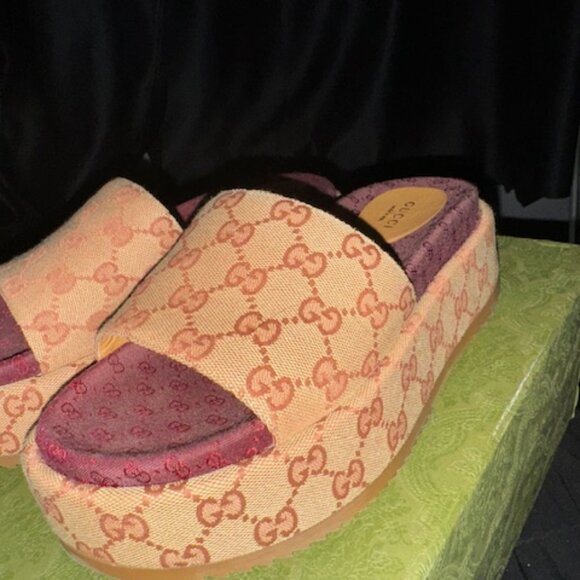 GUCCI CANVAS PRINTED SLIDES- BURGENDY / TAN - Picture 3 of 6